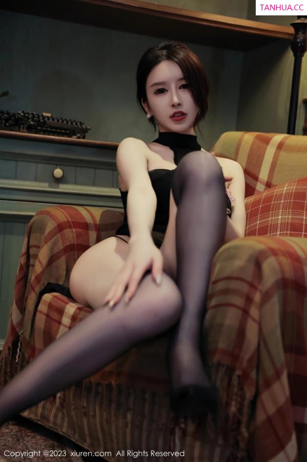吴玉 玉兔miki [XiuRen]高清写真图 2023.03.30 No.6498 玉兔miki 黑丝美腿第15张图片